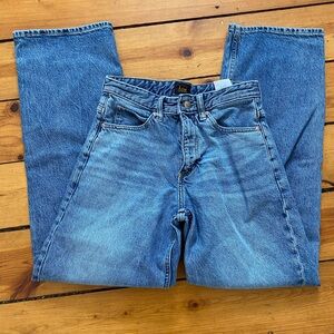 Lee straight leg jeans 26x31 medium wash